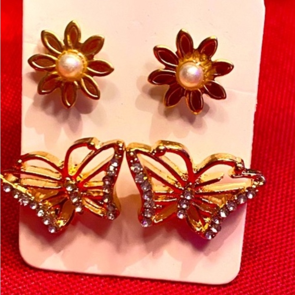 Elegant Gold Flower and Butterfly Earrings Set.   
                NEW